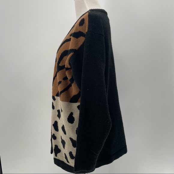Alfred Dunner Woman’s Animal Print Cardigan - Picture 2 of 4
